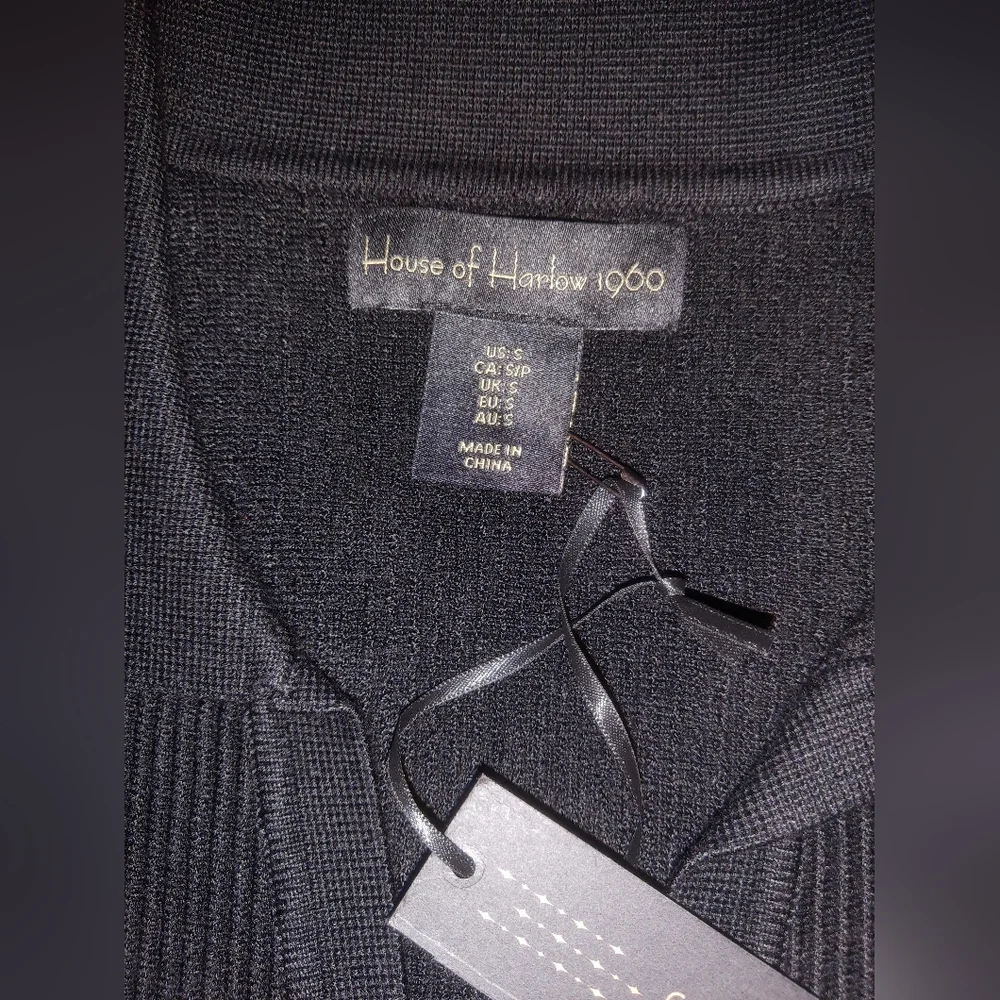 House of Harlow 1960 Deep V-neck Ribbed Collared Knit Top. S - Picture 8 of 8